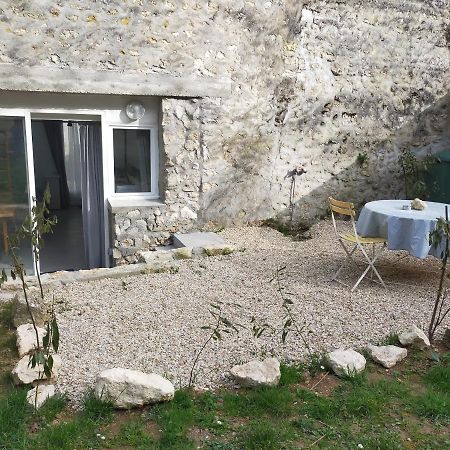 Logement Entier Dans Village Calme Guillerval المظهر الخارجي الصورة