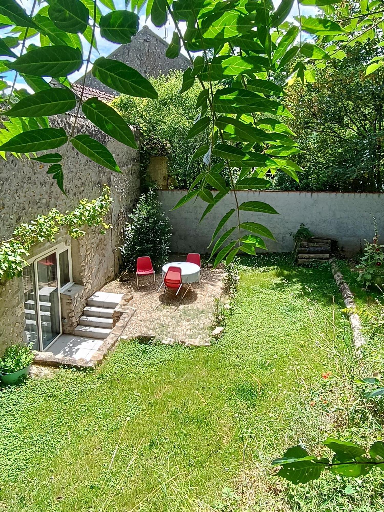 Logement Entier Dans Village Calme Guillerval المظهر الخارجي الصورة